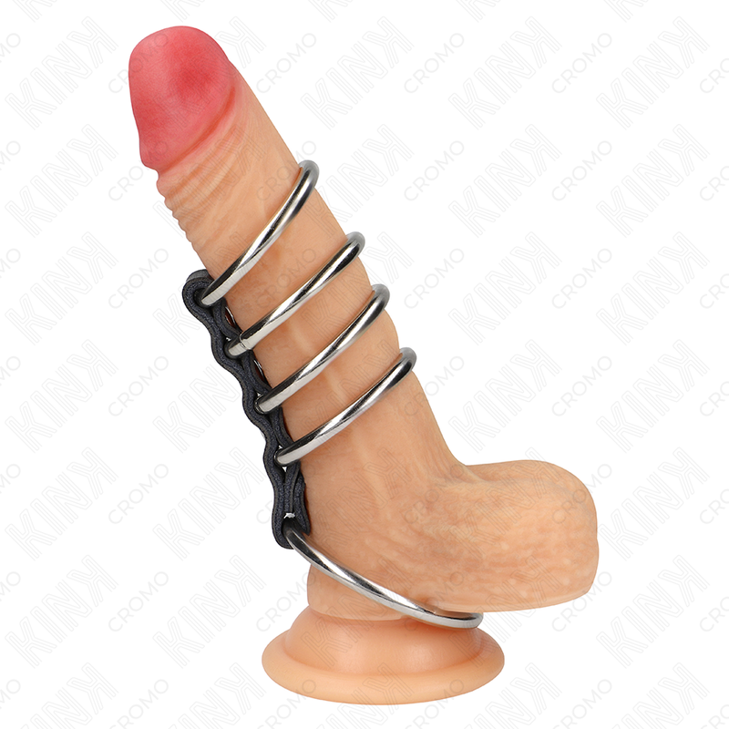 7 CM A 5 CM DE METAL CONECTADOS POR COURO